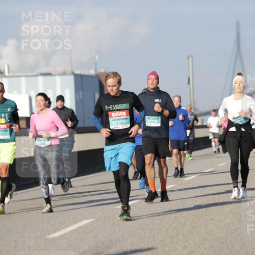 03.10.2025 - Köhlbrandbrückenlauf Jannik Wohlers http://msf.ph/oto/9085648 03.10.2025 09:56:57 Position 3 3156, 3146 meine-sportfotos.de