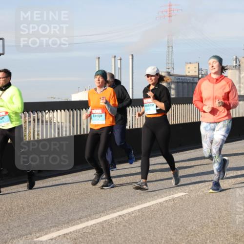 03.10.2025 - Köhlbrandbrückenlauf Lena Gebhardt http://msf.ph/oto/9085655 03.10.2025 10:05:37 Position 2 1425, 1756 meine-sportfotos.de
