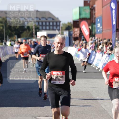 03.10.2025 - Köhlbrandbrückenlauf Jannik Wohlers http://msf.ph/oto/9085668 03.10.2025 13:18:39 Ziel 4154, 4606, 4796, 4812, 4819, 4826, 4882, 5115, 5178, 6084, 6429, 6500, 6596, 6700, 6758 meine-sportfotos.de