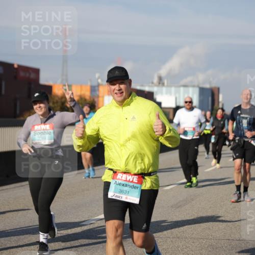 03.10.2025 - Köhlbrandbrückenlauf Jannik Wohlers http://msf.ph/oto/9085669 03.10.2025 10:07:32 Position 3 2393, 3631 meine-sportfotos.de