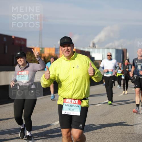03.10.2025 - Köhlbrandbrückenlauf Jannik Wohlers http://msf.ph/oto/9085676 03.10.2025 10:07:32 Position 3 2393, 3631, 9 meine-sportfotos.de