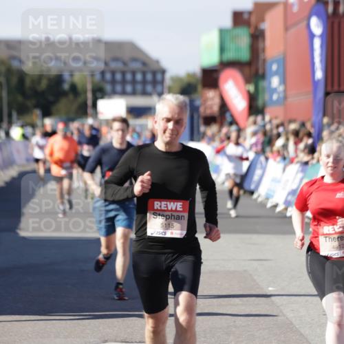 03.10.2025 - Köhlbrandbrückenlauf Jannik Wohlers http://msf.ph/oto/9085705 03.10.2025 13:18:40 Ziel 4154, 4606, 4796, 4812, 4826, 5115, 5178, 6084, 6429, 6500, 6596, 6700, 6758 meine-sportfotos.de