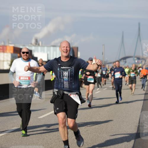 03.10.2025 - Köhlbrandbrückenlauf Jannik Wohlers http://msf.ph/oto/9085717 03.10.2025 10:07:33 Position 3 2002 meine-sportfotos.de