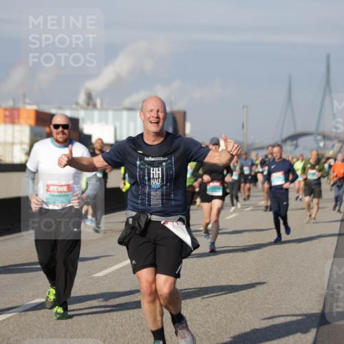 03.10.2025 - Köhlbrandbrückenlauf Jannik Wohlers http://msf.ph/oto/9085724 03.10.2025 10:07:33 Position 3 2008 meine-sportfotos.de