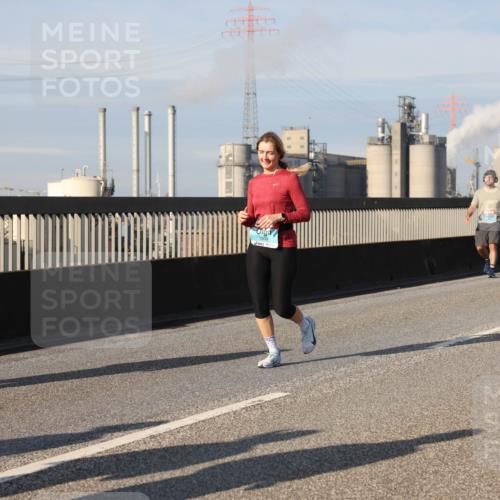 03.10.2025 - Köhlbrandbrückenlauf Lena Gebhardt http://msf.ph/oto/9085727 03.10.2025 10:05:39 Position 2 1209 meine-sportfotos.de