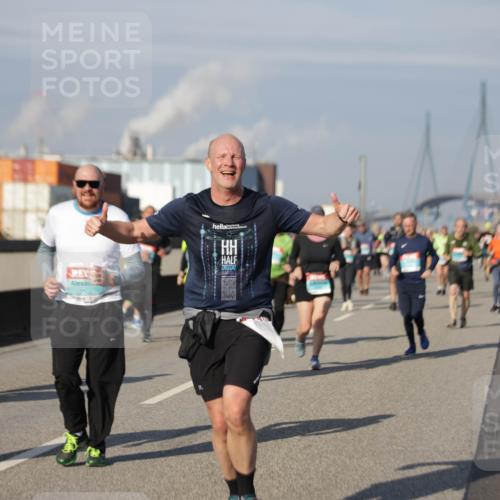 03.10.2025 - Köhlbrandbrückenlauf Jannik Wohlers http://msf.ph/oto/9085731 03.10.2025 10:07:34 Position 3  meine-sportfotos.de