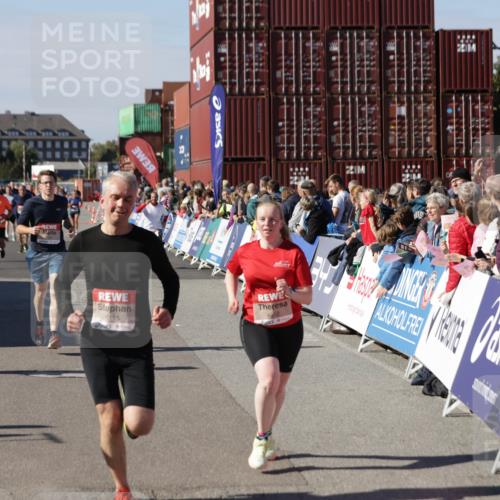 03.10.2025 - Köhlbrandbrückenlauf Jannik Wohlers http://msf.ph/oto/9085735 03.10.2025 13:18:40 Ziel 4154, 4606, 4796, 4812, 4826, 5115, 5178, 6084, 6429, 6500, 6596, 6700, 6758 meine-sportfotos.de