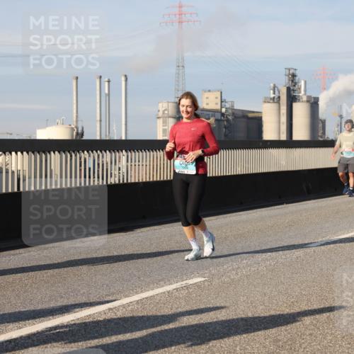 03.10.2025 - Köhlbrandbrückenlauf Lena Gebhardt http://msf.ph/oto/9085737 03.10.2025 10:05:39 Position 2  meine-sportfotos.de