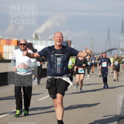 03.10.2025 - Köhlbrandbrückenlauf Jannik Wohlers http://msf.ph/oto/9085738 03.10.2025 10:07:34 Position 3  meine-sportfotos.de