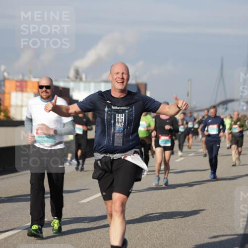 03.10.2025 - Köhlbrandbrückenlauf Jannik Wohlers http://msf.ph/oto/9085743 03.10.2025 10:07:34 Position 3 2008, 2002 meine-sportfotos.de