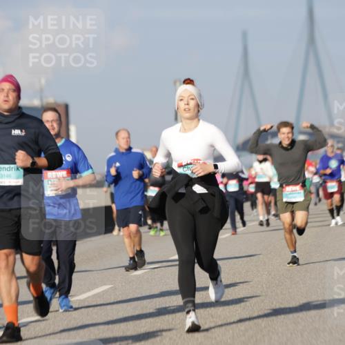 03.10.2025 - Köhlbrandbrückenlauf Jannik Wohlers http://msf.ph/oto/9085744 03.10.2025 09:56:59 Position 3 3146 meine-sportfotos.de