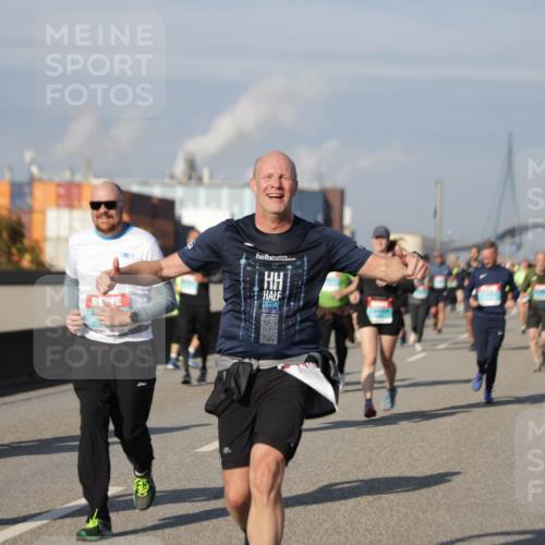 03.10.2025 - Köhlbrandbrückenlauf Jannik Wohlers http://msf.ph/oto/9085751 03.10.2025 10:07:34 Position 3 003 meine-sportfotos.de