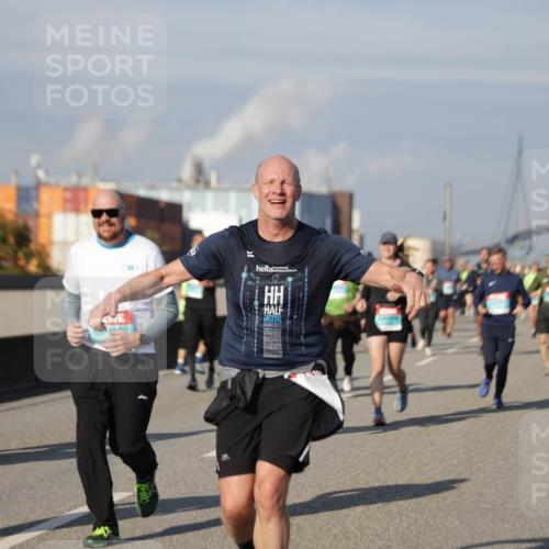 03.10.2025 - Köhlbrandbrückenlauf Jannik Wohlers http://msf.ph/oto/9085756 03.10.2025 10:07:34 Position 3  meine-sportfotos.de