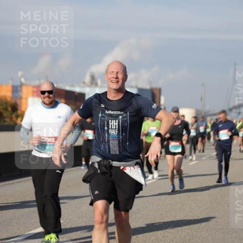 03.10.2025 - Köhlbrandbrückenlauf Jannik Wohlers http://msf.ph/oto/9085768 03.10.2025 10:07:34 Position 3  meine-sportfotos.de