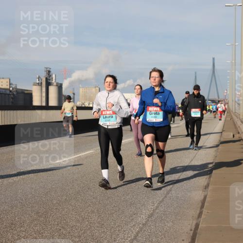 03.10.2025 - Köhlbrandbrückenlauf Lena Gebhardt http://msf.ph/oto/9085769 03.10.2025 10:05:40 Position 2 2250, 2249 meine-sportfotos.de