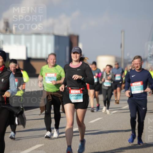 03.10.2025 - Köhlbrandbrückenlauf Jannik Wohlers http://msf.ph/oto/9085775 03.10.2025 10:07:35 Position 3 2050 meine-sportfotos.de