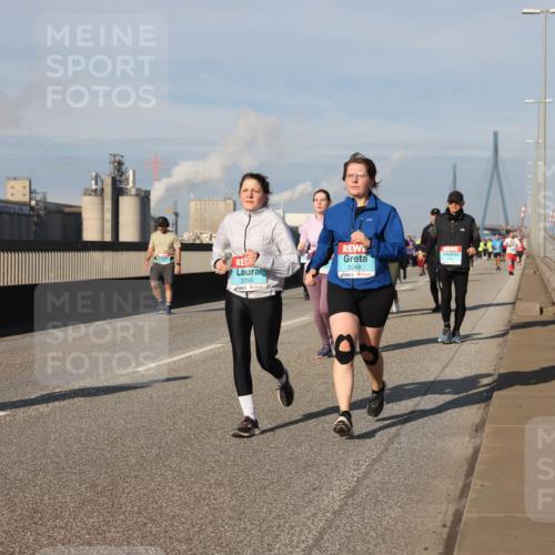 03.10.2025 - Köhlbrandbrückenlauf Lena Gebhardt http://msf.ph/oto/9085777 03.10.2025 10:05:40 Position 2 2250, 2249 meine-sportfotos.de