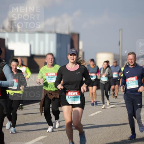 03.10.2025 - Köhlbrandbrückenlauf Jannik Wohlers http://msf.ph/oto/9085794 03.10.2025 10:07:35 Position 3 3398, 2050 meine-sportfotos.de