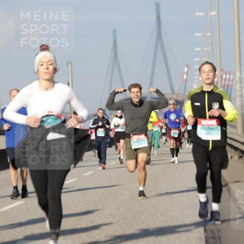 03.10.2025 - Köhlbrandbrückenlauf Jannik Wohlers http://msf.ph/oto/9085797 03.10.2025 09:57:00 Position 3 3162 meine-sportfotos.de