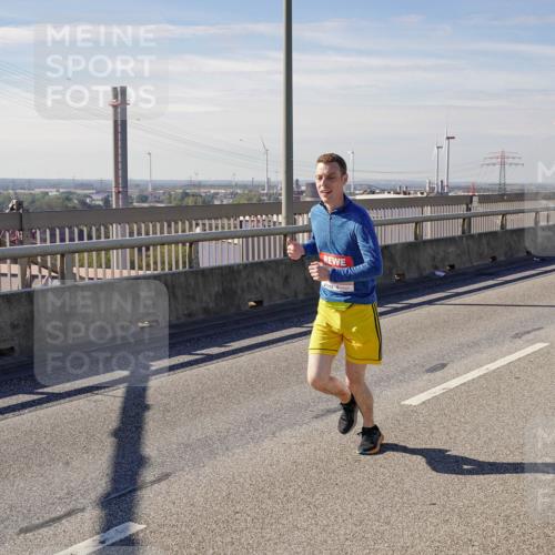 03.10.2025 - Köhlbrandbrückenlauf Michael Burmester http://msf.ph/oto/9085802 03.10.2025 12:43:21 Position 2  meine-sportfotos.de