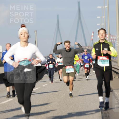 03.10.2025 - Köhlbrandbrückenlauf Jannik Wohlers http://msf.ph/oto/9085804 03.10.2025 09:57:00 Position 3 3162, 3071 meine-sportfotos.de