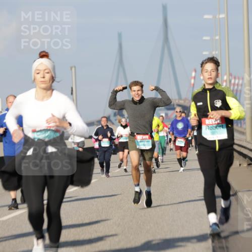 03.10.2025 - Köhlbrandbrückenlauf Jannik Wohlers http://msf.ph/oto/9085810 03.10.2025 09:57:00 Position 3 3071 meine-sportfotos.de