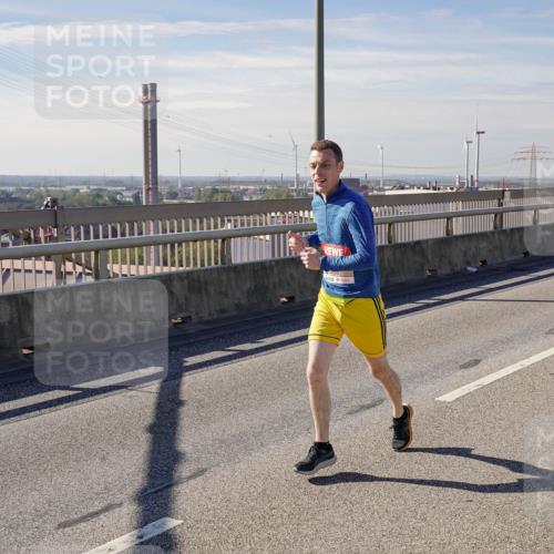 03.10.2025 - Köhlbrandbrückenlauf Michael Burmester http://msf.ph/oto/9085814 03.10.2025 12:43:21 Position 2  meine-sportfotos.de