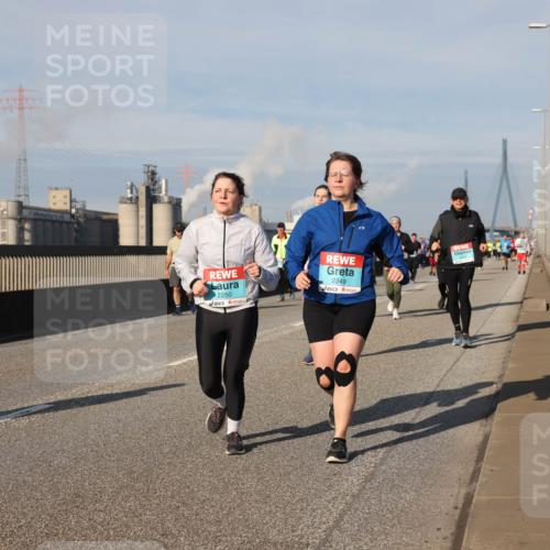 03.10.2025 - Köhlbrandbrückenlauf Lena Gebhardt http://msf.ph/oto/9085815 03.10.2025 10:05:40 Position 2 2250, 2249 meine-sportfotos.de