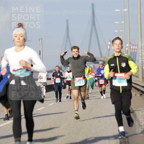 03.10.2025 - Köhlbrandbrückenlauf Jannik Wohlers http://msf.ph/oto/9085821 03.10.2025 09:57:00 Position 3  meine-sportfotos.de