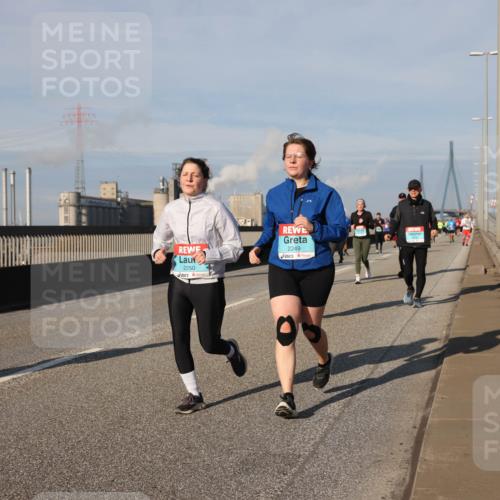 03.10.2025 - Köhlbrandbrückenlauf Lena Gebhardt http://msf.ph/oto/9085827 03.10.2025 10:05:40 Position 2 2250, 2249 meine-sportfotos.de