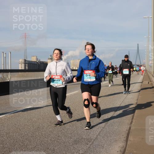 03.10.2025 - Köhlbrandbrückenlauf Lena Gebhardt http://msf.ph/oto/9085835 03.10.2025 10:05:41 Position 2 2250, 2249 meine-sportfotos.de