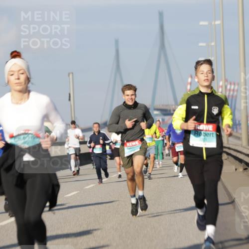 03.10.2025 - Köhlbrandbrückenlauf Jannik Wohlers http://msf.ph/oto/9085843 03.10.2025 09:57:00 Position 3  meine-sportfotos.de