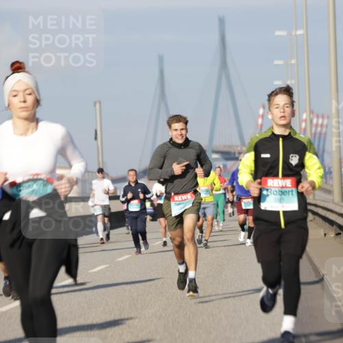 03.10.2025 - Köhlbrandbrückenlauf Jannik Wohlers http://msf.ph/oto/9085851 03.10.2025 09:57:00 Position 3  meine-sportfotos.de