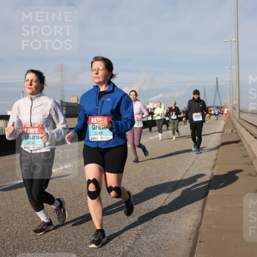 03.10.2025 - Köhlbrandbrückenlauf Lena Gebhardt http://msf.ph/oto/9085854 03.10.2025 10:05:41 Position 2 2250, 2249 meine-sportfotos.de