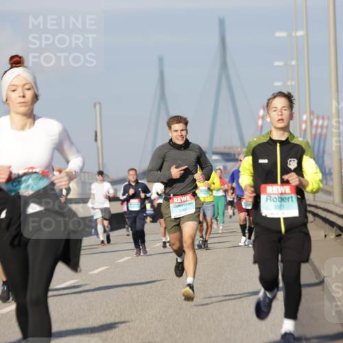 03.10.2025 - Köhlbrandbrückenlauf Jannik Wohlers http://msf.ph/oto/9085856 03.10.2025 09:57:01 Position 3 3162 meine-sportfotos.de