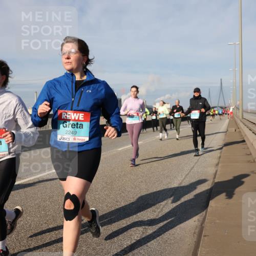 03.10.2025 - Köhlbrandbrückenlauf Lena Gebhardt http://msf.ph/oto/9085860 03.10.2025 10:05:41 Position 2 2250, 2249 meine-sportfotos.de