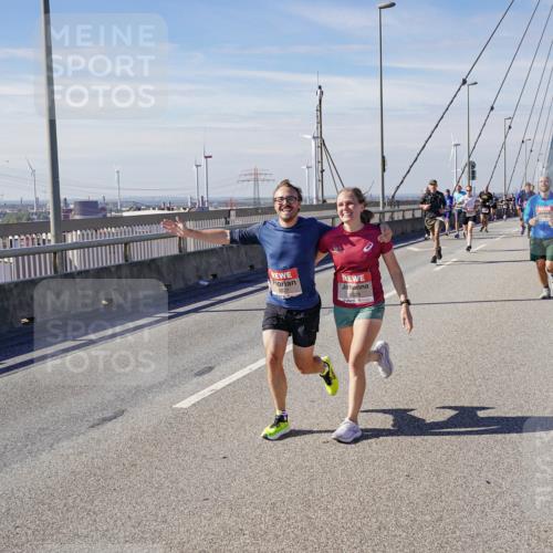 03.10.2025 - Köhlbrandbrückenlauf Michael Burmester http://msf.ph/oto/9085862 03.10.2025 12:43:23 Position 2 4327, 4328 meine-sportfotos.de