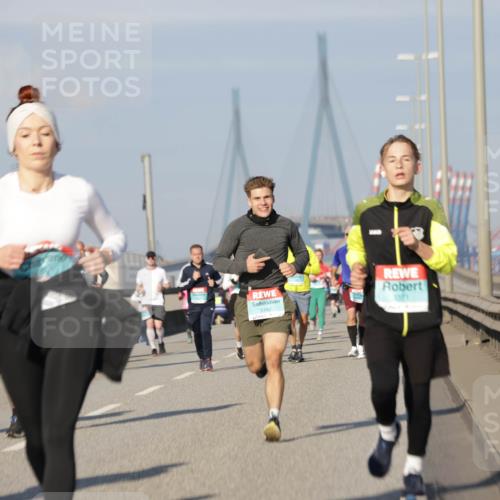 03.10.2025 - Köhlbrandbrückenlauf Jannik Wohlers http://msf.ph/oto/9085863 03.10.2025 09:57:01 Position 3 3162 meine-sportfotos.de