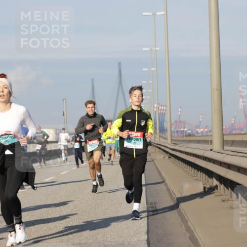 03.10.2025 - Köhlbrandbrückenlauf Jannik Wohlers http://msf.ph/oto/9085866 03.10.2025 09:57:01 Position 3 69, 3371 meine-sportfotos.de