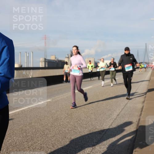 03.10.2025 - Köhlbrandbrückenlauf Lena Gebhardt http://msf.ph/oto/9085874 03.10.2025 10:05:42 Position 2 9 meine-sportfotos.de