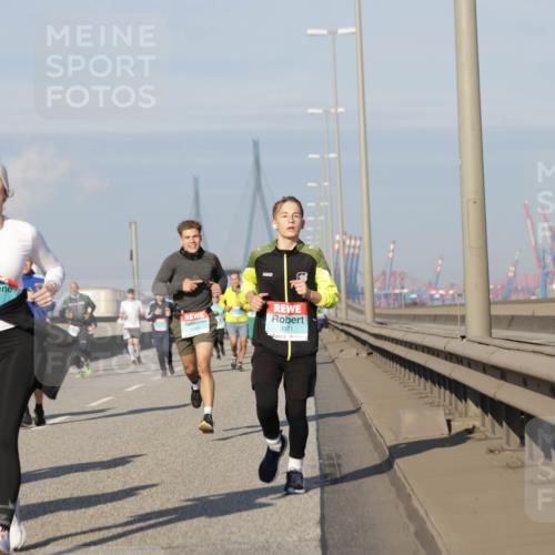 03.10.2025 - Köhlbrandbrückenlauf Jannik Wohlers http://msf.ph/oto/9085881 03.10.2025 09:57:01 Position 3 69, 3371 meine-sportfotos.de