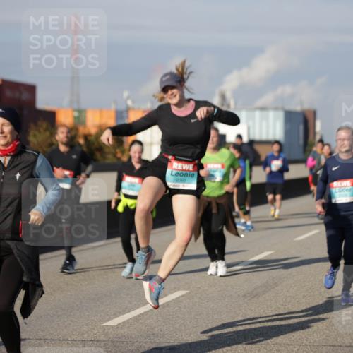 03.10.2025 - Köhlbrandbrückenlauf Jannik Wohlers http://msf.ph/oto/9085888 03.10.2025 10:07:38 Position 3 2050, 2509 meine-sportfotos.de