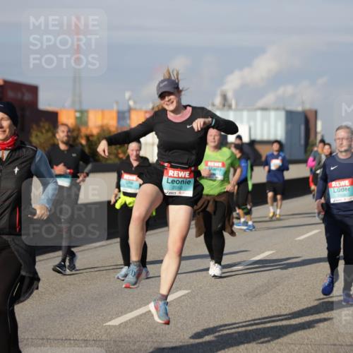 03.10.2025 - Köhlbrandbrückenlauf Jannik Wohlers http://msf.ph/oto/9085892 03.10.2025 10:07:38 Position 3 2050, 2509 meine-sportfotos.de