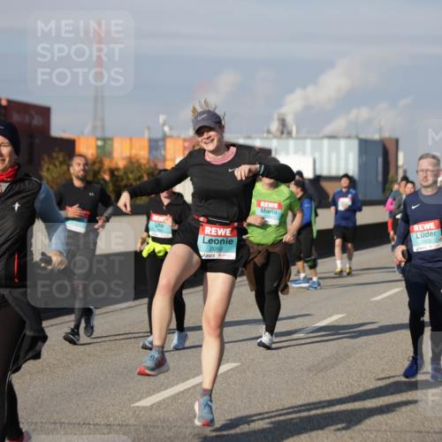 03.10.2025 - Köhlbrandbrückenlauf Jannik Wohlers http://msf.ph/oto/9085899 03.10.2025 10:07:38 Position 3 2050, 2509 meine-sportfotos.de