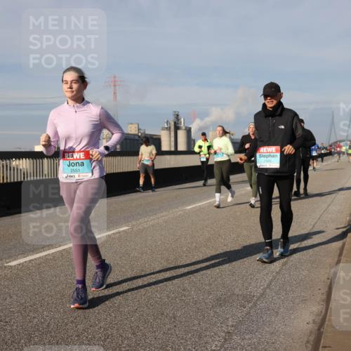 03.10.2025 - Köhlbrandbrückenlauf Lena Gebhardt http://msf.ph/oto/9085901 03.10.2025 10:05:43 Position 2 2551, 2406 meine-sportfotos.de