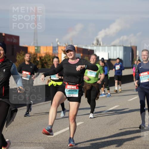 03.10.2025 - Köhlbrandbrückenlauf Jannik Wohlers http://msf.ph/oto/9085903 03.10.2025 10:07:38 Position 3 2050, 2509 meine-sportfotos.de