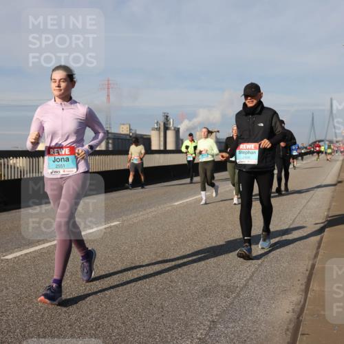 03.10.2025 - Köhlbrandbrückenlauf Lena Gebhardt http://msf.ph/oto/9085912 03.10.2025 10:05:43 Position 2 2551, 2406 meine-sportfotos.de