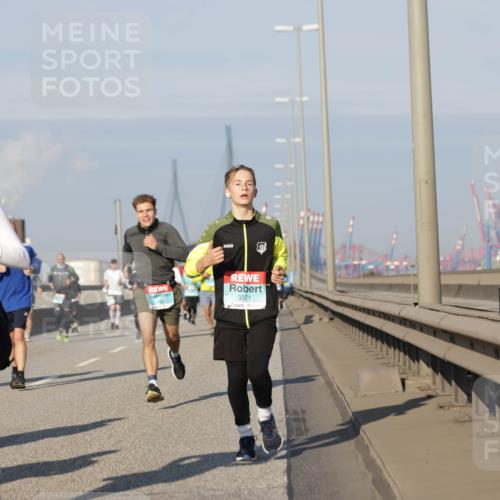 03.10.2025 - Köhlbrandbrückenlauf Jannik Wohlers http://msf.ph/oto/9085913 03.10.2025 09:57:02 Position 3 3371 meine-sportfotos.de