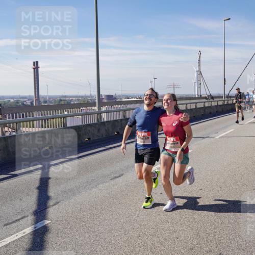 03.10.2025 - Köhlbrandbrückenlauf Michael Burmester http://msf.ph/oto/9085916 03.10.2025 12:43:24 Position 2 4327 meine-sportfotos.de