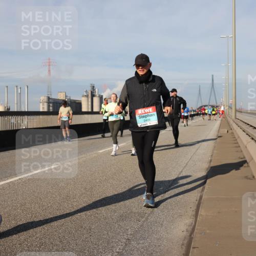 03.10.2025 - Köhlbrandbrückenlauf Lena Gebhardt http://msf.ph/oto/9085921 03.10.2025 10:05:43 Position 2 2551, 2406 meine-sportfotos.de
